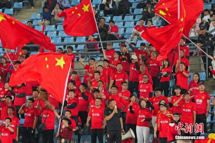 国足在大连热身以2-0击败越南完成复仇：现阶段