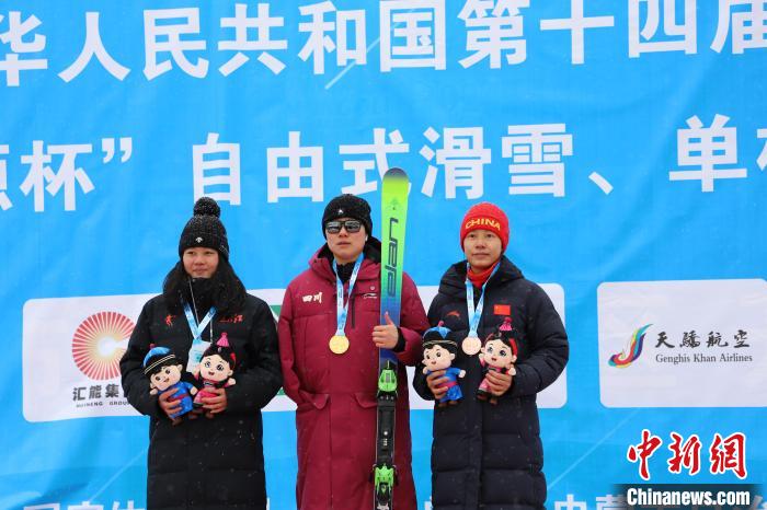 南方无雪之地的冰雪追梦人：普蕊邱习杨十四冬