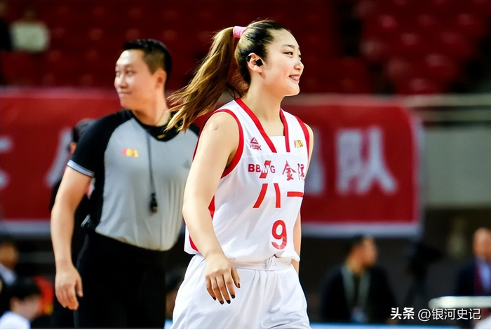 中国女篮三核心同日传来备战信号