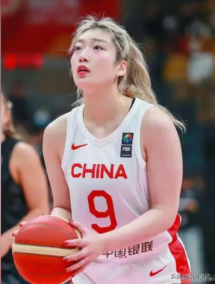 中国女篮三核心同日传来备战信号