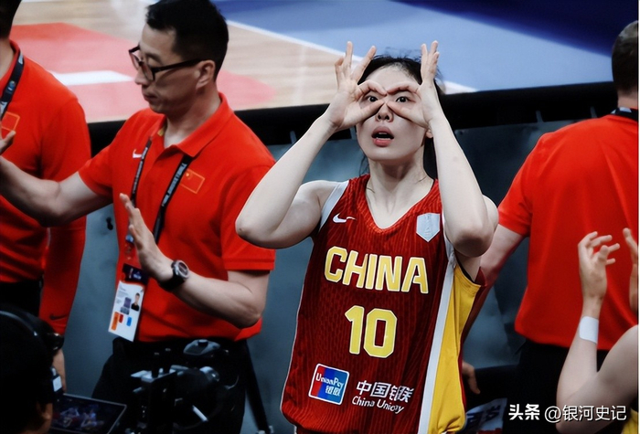 中国女篮三核心同日传来备战信号