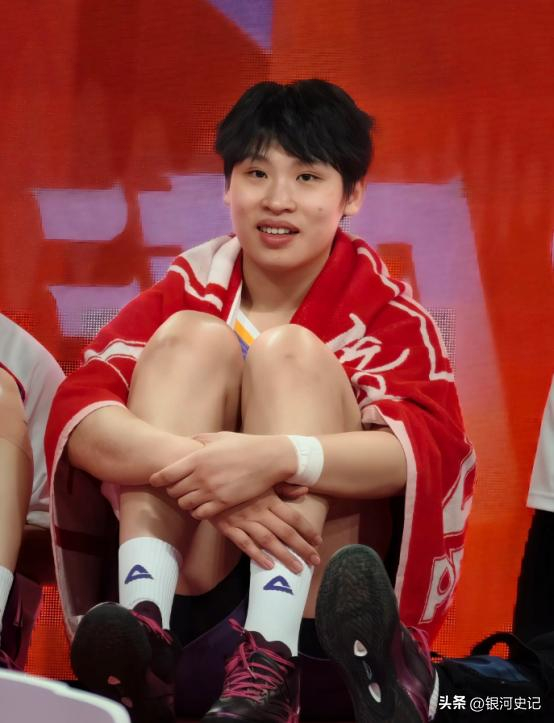 中国女篮三核心同日传来备战信号